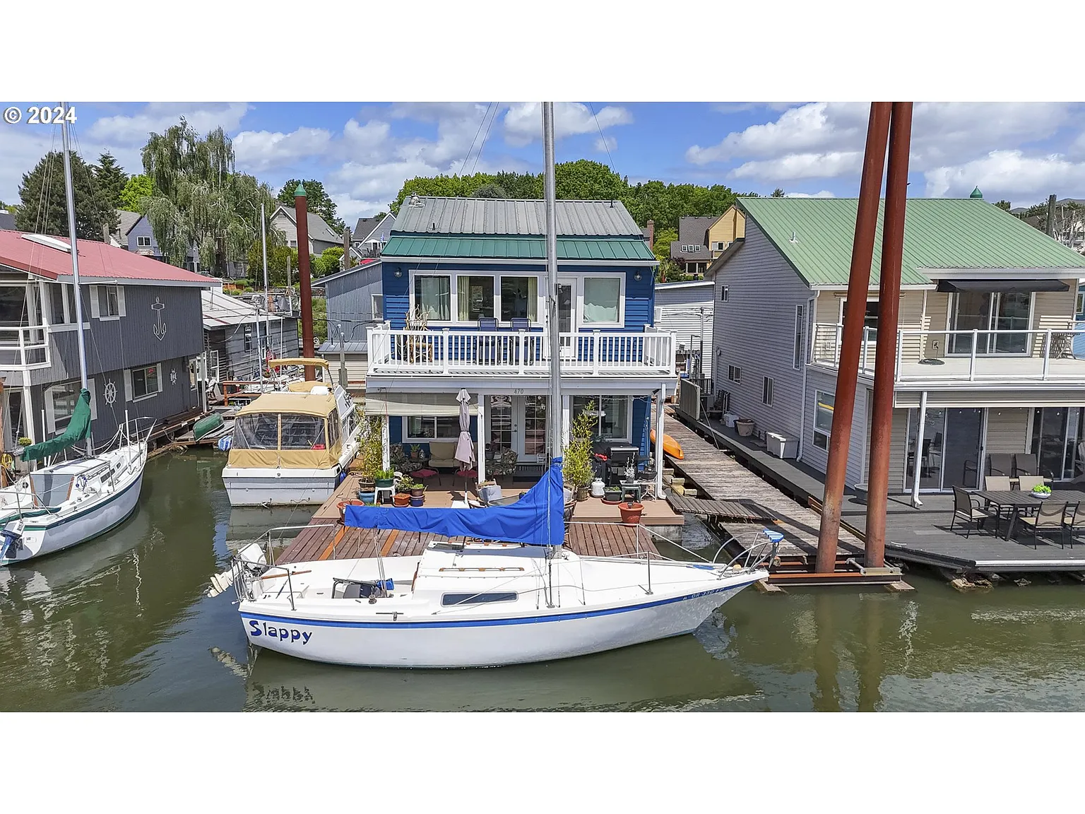470 N Tomahawk Island Dr photo 1
