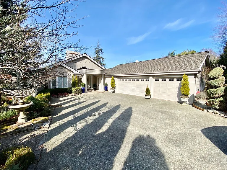 16558 SE 58th Pl — Photo 37