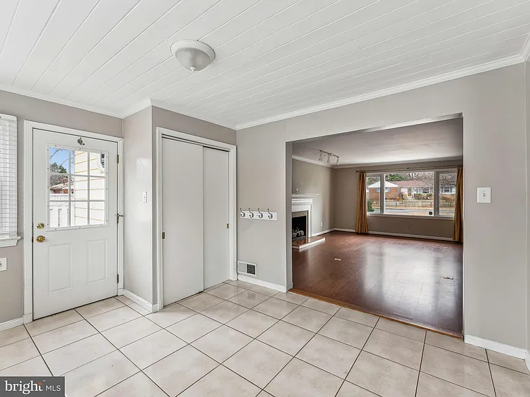 3503 Maple Ct — Photo 8