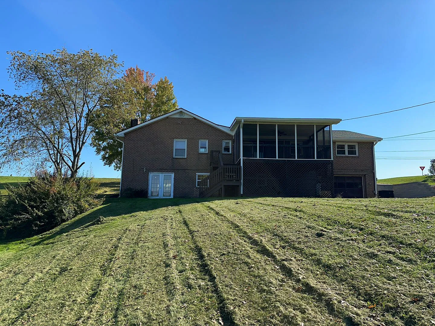 Large home in convent Blacksburg location — Photo 4