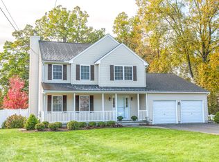 559 Thompsonville Rd, Suffield, CT 06078