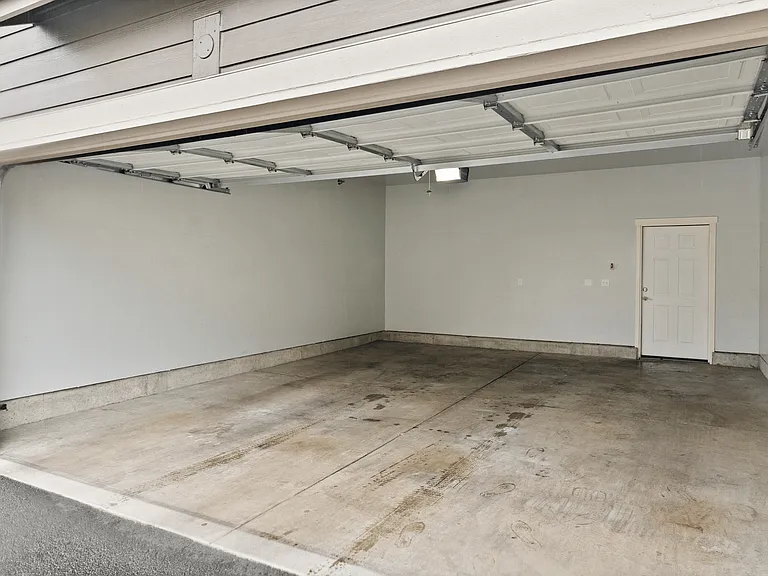 Private Garage l Luxury Apartments for Rent l Fife, WA l Port Landing