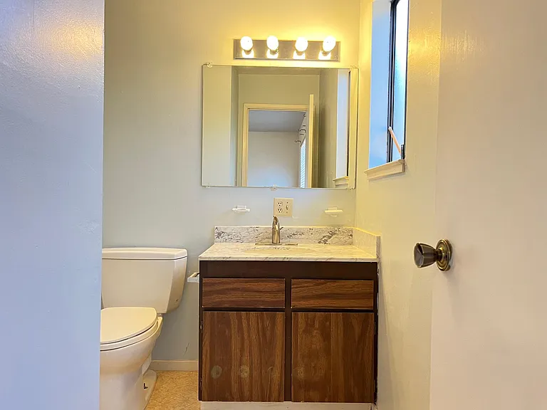4701 V St — Photo 12