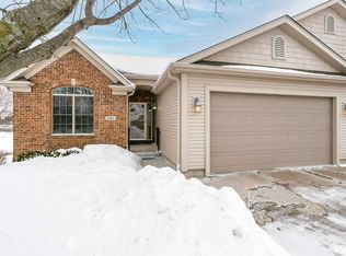 2911 Villa Ct, Bettendorf, IA 52722