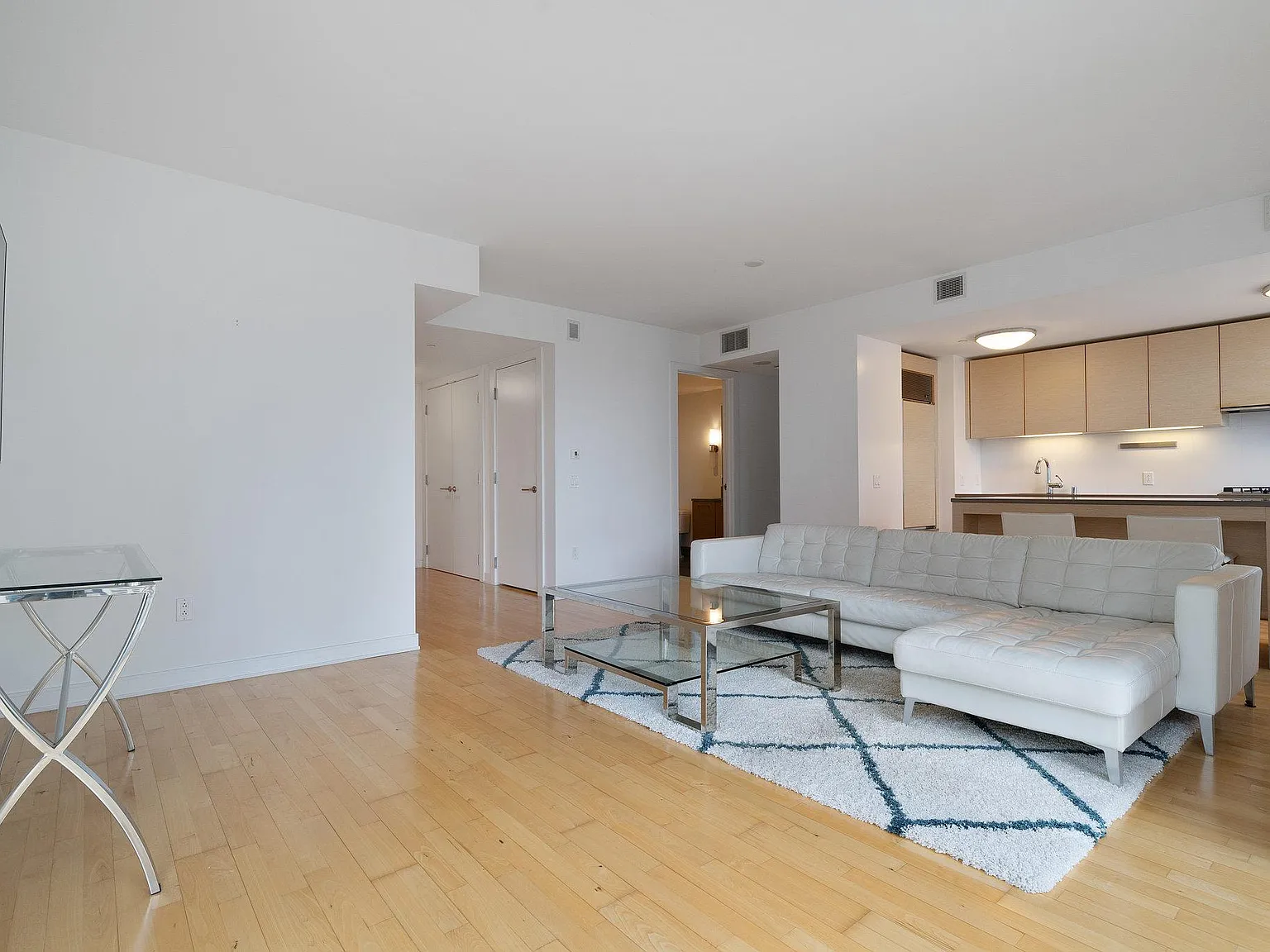 1 bed, 1027 sqft, $6,500 — Photo 2