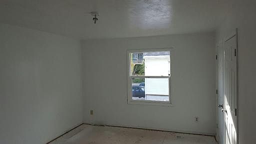 2nd image of 987 7th St APT B