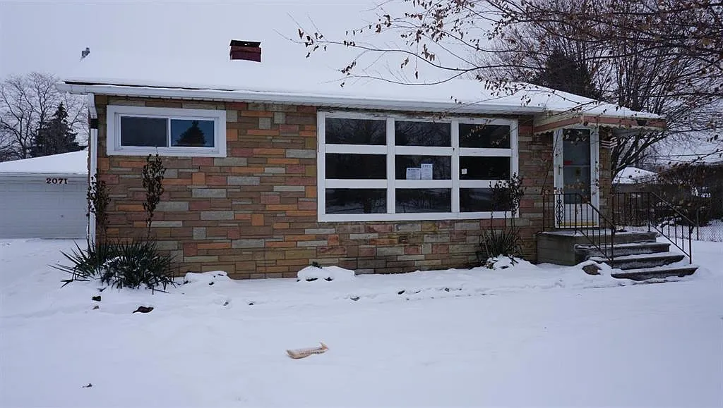 2071 Moeller Ave photo 1