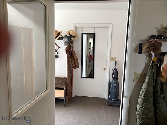 5th image of 401 Elliot St N