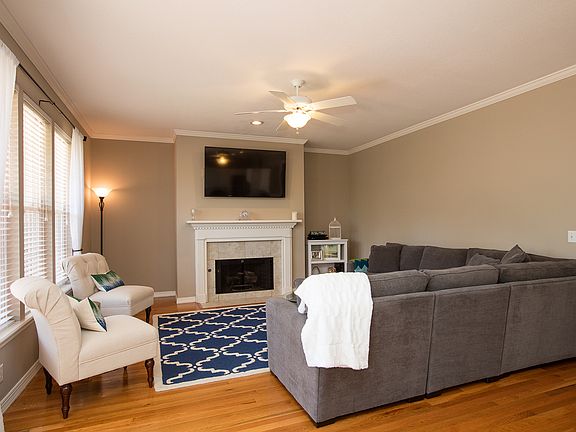 Neutral paint color will integrate with most any design pallet.