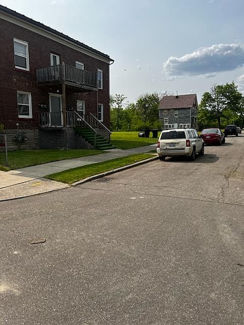 1st image of 5203 25th St Floor 1