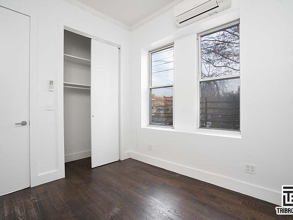4th image of 25-15 Ditmars Blvd Unit 2