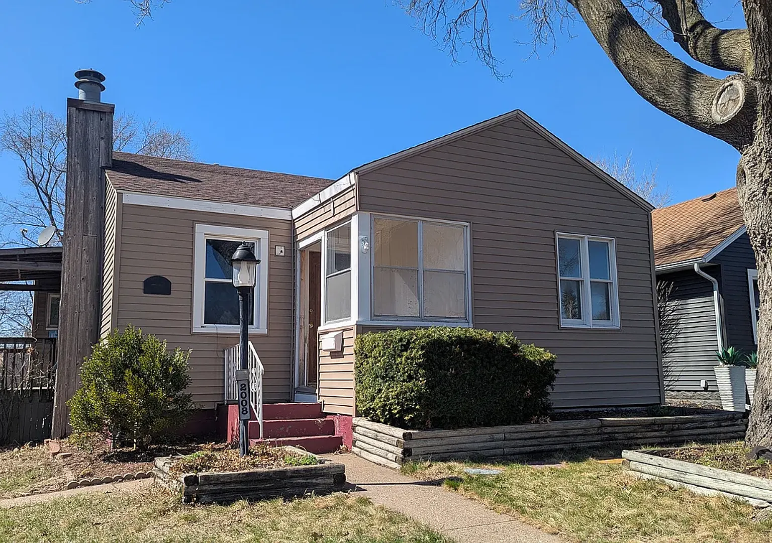 3BR Ranch-Style Home in Rock Island! — Photo 1