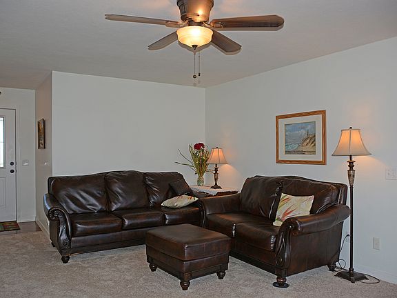 5th image of 225 N Ladera Dr