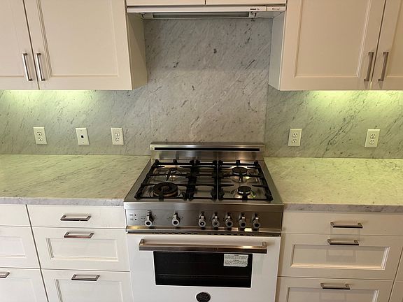5th image of 1645 Pacific Ave APT 6D