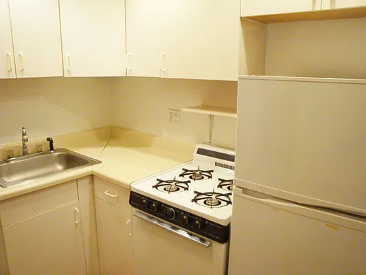 Rented by DSA Realty Midtown West | media 23