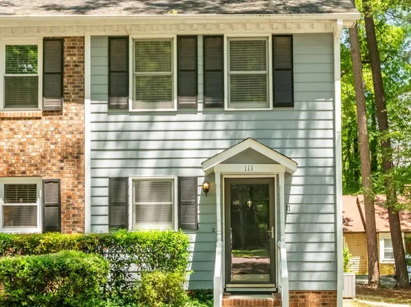 111 Cimmaron Ct, Cary, NC 27511