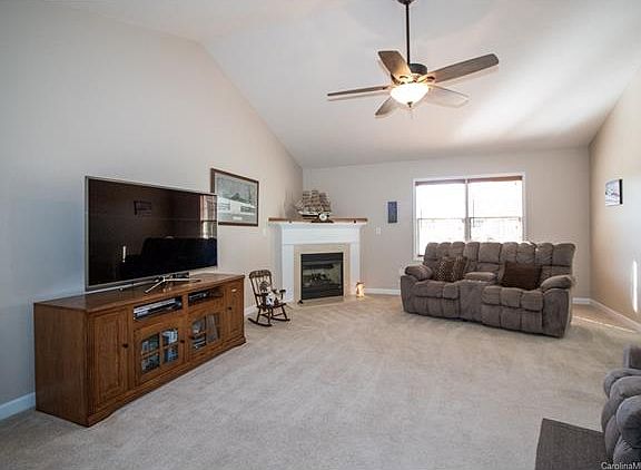 5th image of 1553 Parkway Dr