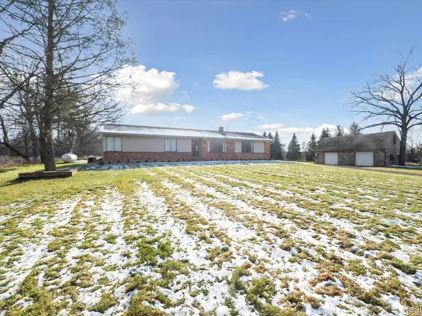2843 Gannon Rd, Howell, MI 48855