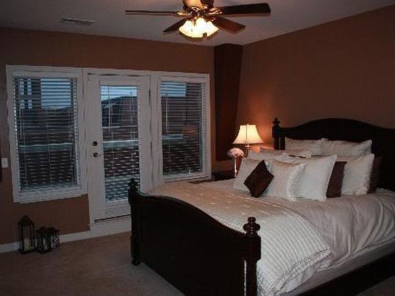 4th image of 2640 N Hartland Ct