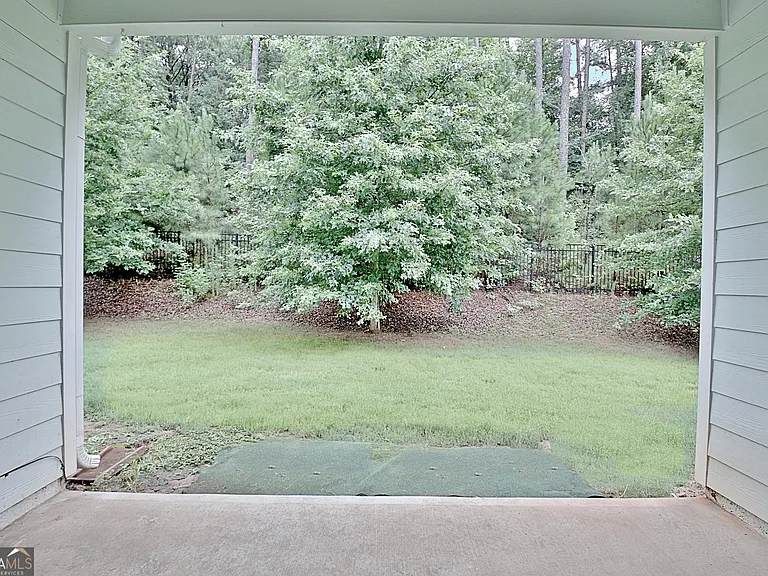 270 Southridge — Photo 20