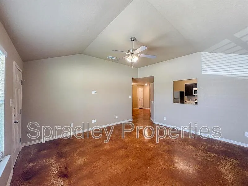 Building Photo - 1004B Kerr Ct