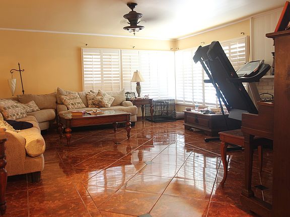 3rd image of 3532 Parkside Dr