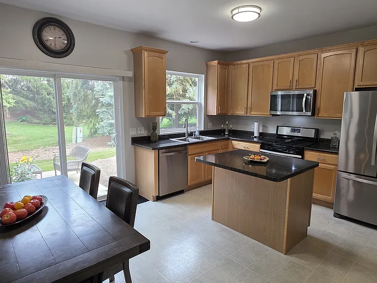 14 Parkside Ct — Photo 6