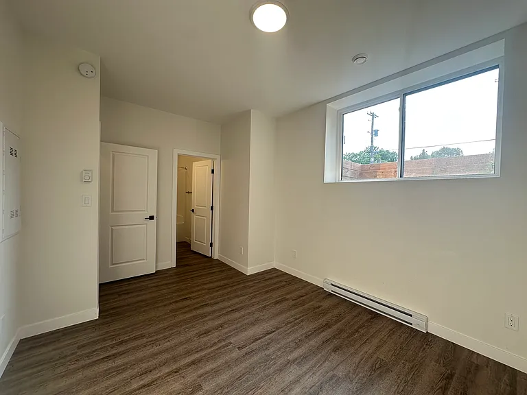 325 Lockwood St — Photo 35