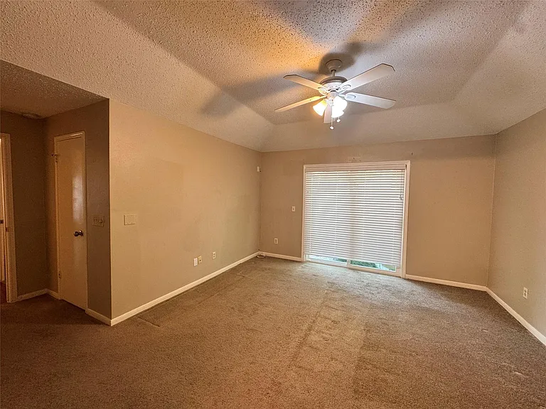 11 Cottage Grove Pl — Photo 26