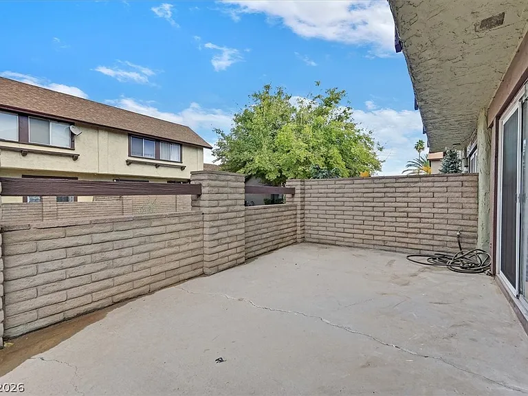 4474 Buena Vista Dr — Photo 23
