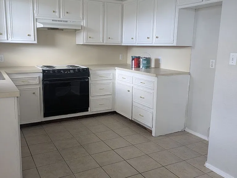 Littlefield Townhomes - $499 total to move into a 2-bedroom, 1.5-bath townhome. Limited-time offer. — Photo 27