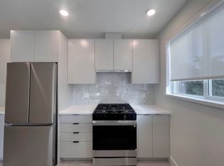 13258 105th Ave #309, Surrey, BC V3T 1Y9