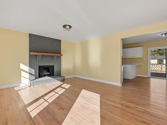 3rd image of 3620 Oates Dr