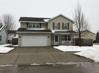 2720 Clover St, Oshkosh, WI 54901