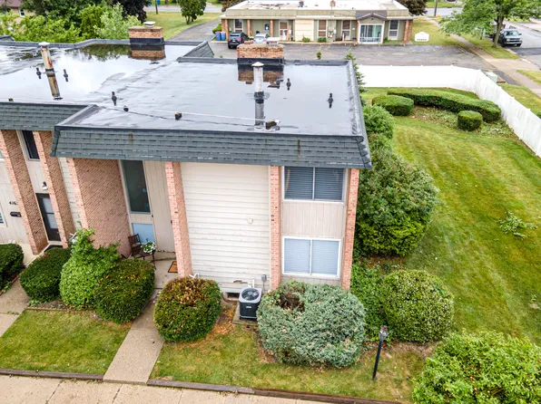 4164 E Saxony Dr SE, Grand Rapids, MI 49508