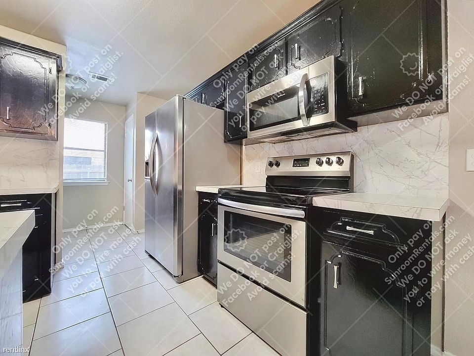 1st image of 4301 Greenlee Dr