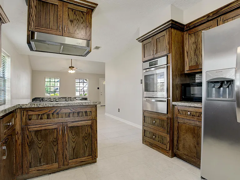 3430 Robinson Dr — Photo 4