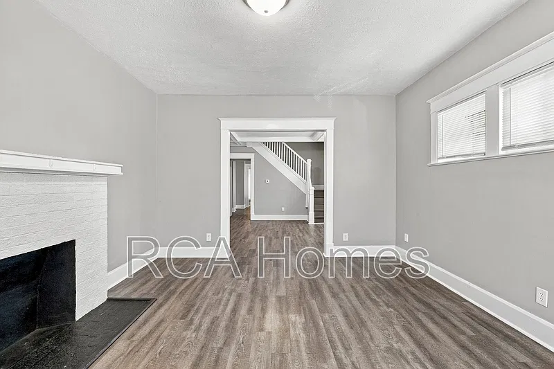 3 bed, 2.0 bath, $1,650 — Photo 2