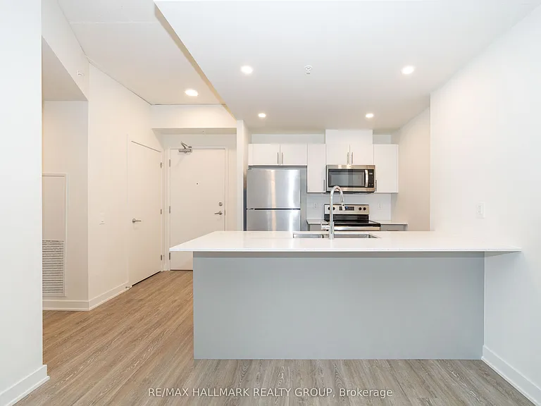 353 Gardner St #705 — Photo 3