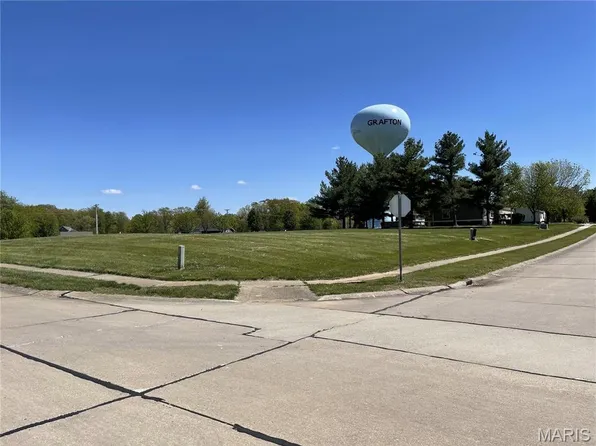 116 Wren Ct, Grafton, IL 62037