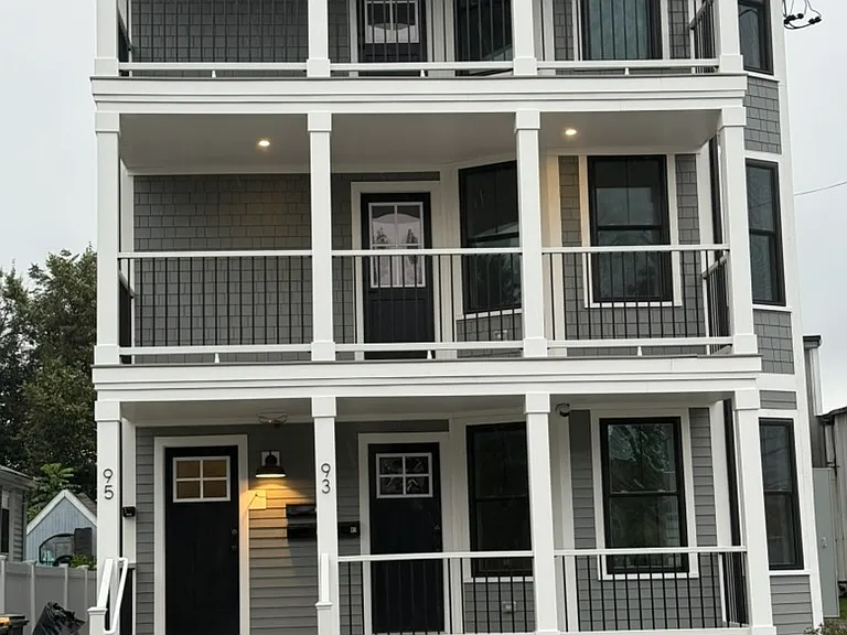 95 Grant St #2 — Photo 1