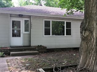 1004 S Mattis Ave, Champaign, IL 61821