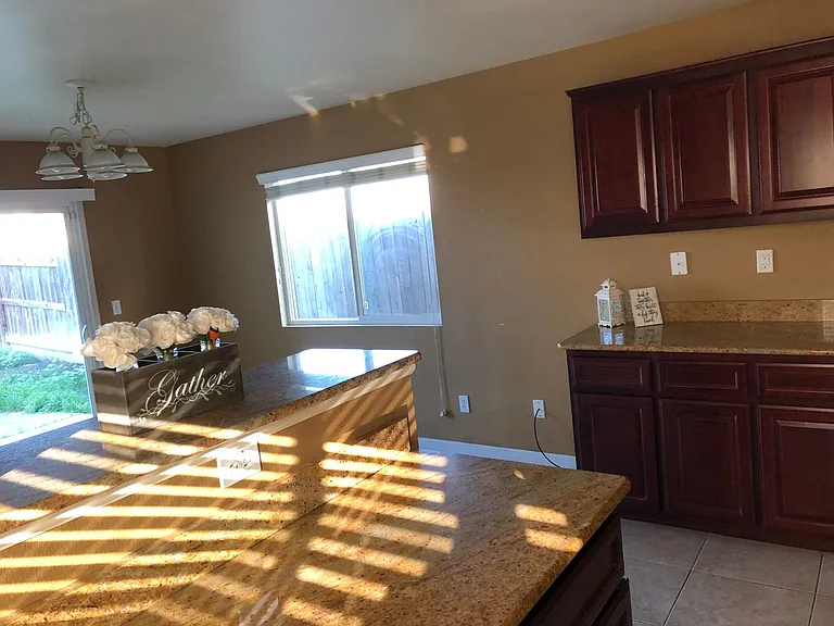 585 Hart Dr — Photo 19