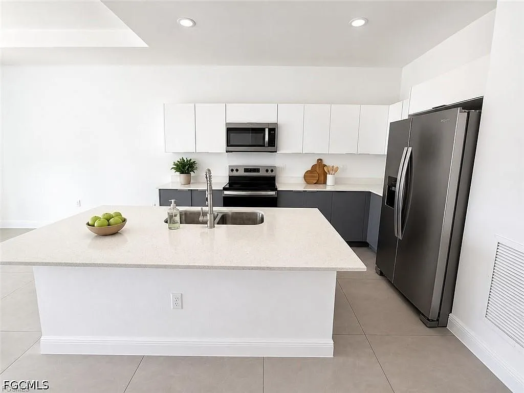 3 bed, 2.0 bath, 2172 sqft, $1,800 — Photo 4