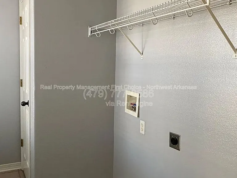 320 Beasley Dr — Photo 11