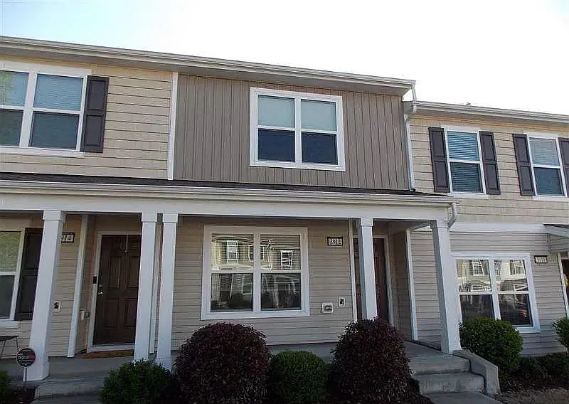 3 bed, 3.5 bath, 1588 sqft, $1,795 — Photo 1