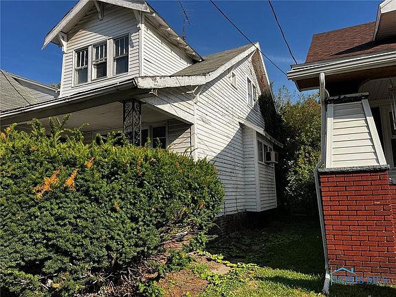 3rd image of 1422 Tecumseh St