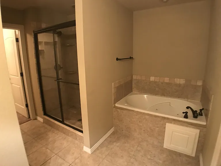 6105 Red Cedar Cir — Photo 9