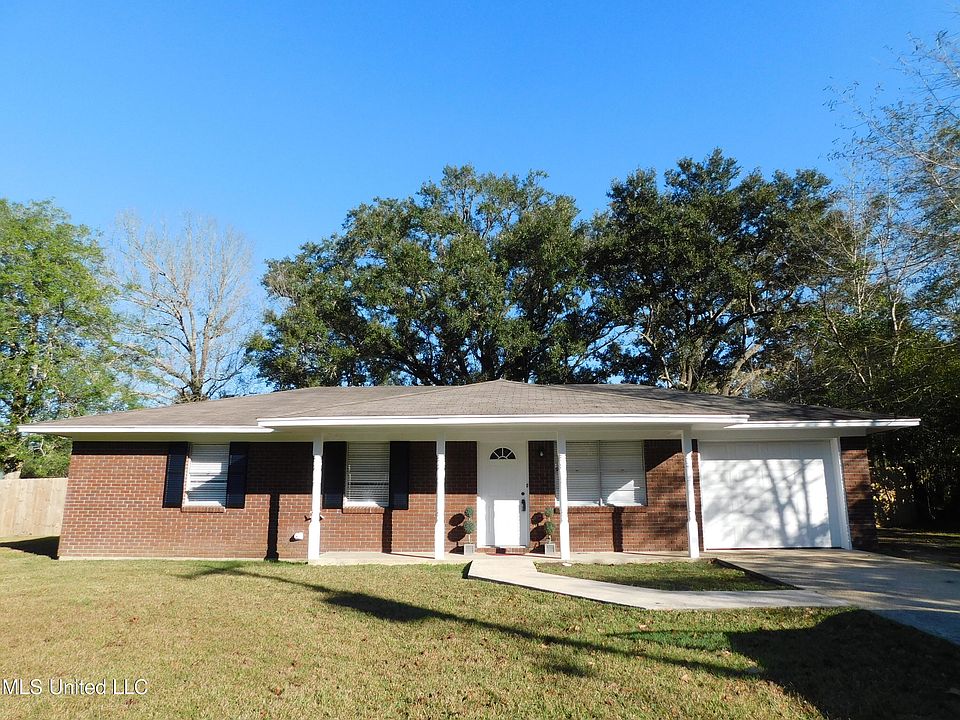 1st image of 107 W Chipwood Dr