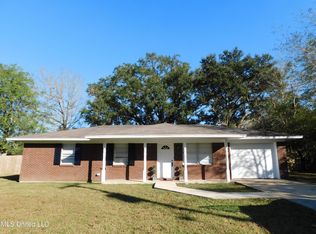 107 W Chipwood Dr, Gulfport, MS 39503